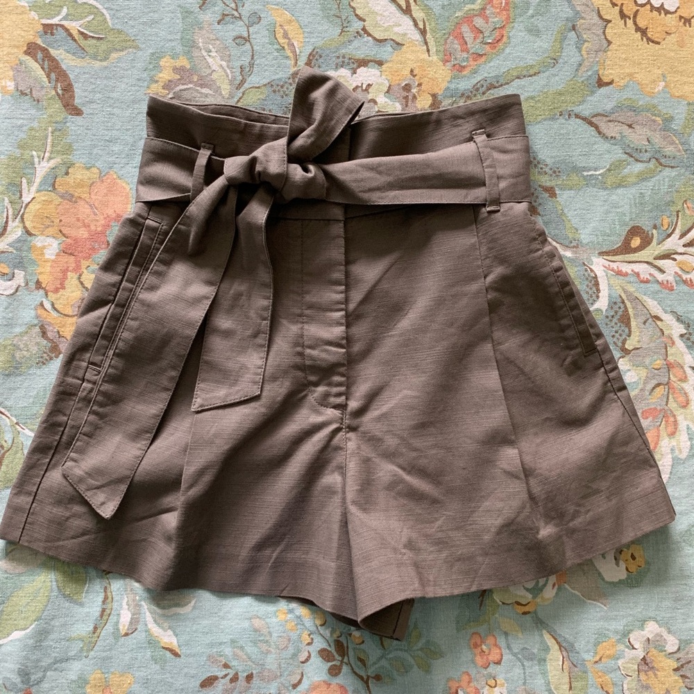 Wilfred Marne Paperbag High-Waist Shorts Taupe Linen Blend RARE COLOR